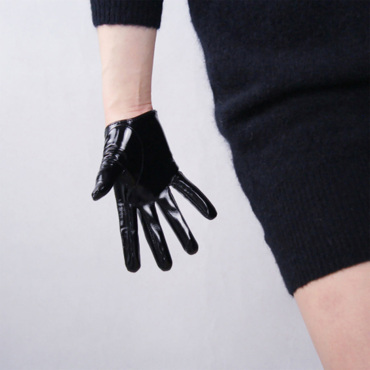 Women's Black Patent Leather Slim Fit Full Finger Party Gloves