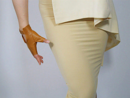 Women's Genuine Leather 5.5 Inch Slim Fit Half Finger Driving Gloves